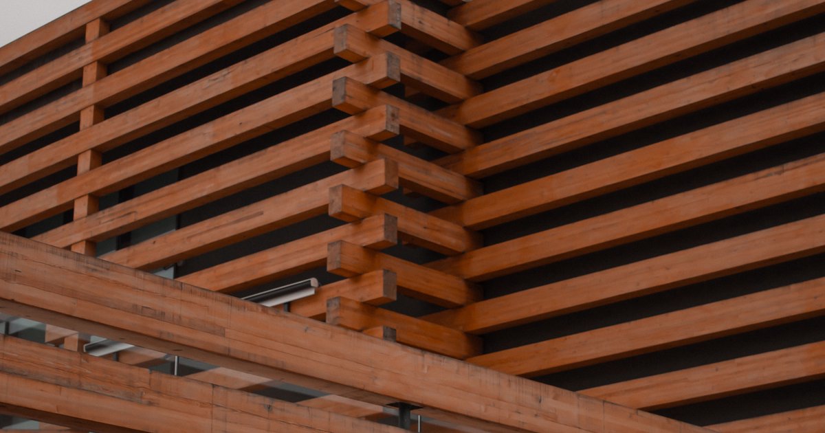 Aufbau Holzfassade: Schichten und Befestigung