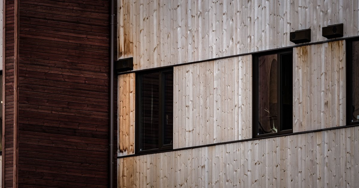 Senkrechte Holzfassade: Verlegung und Design