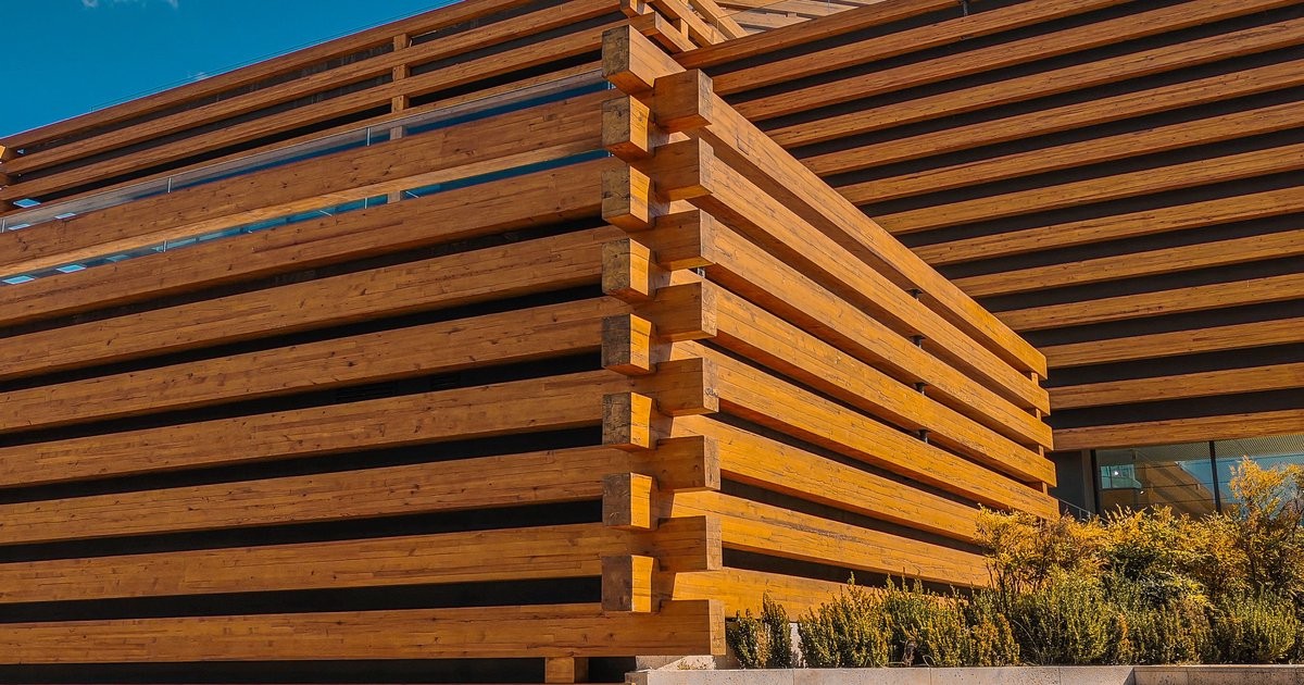 Holzfassade Rhombusleiste: Montage und Design